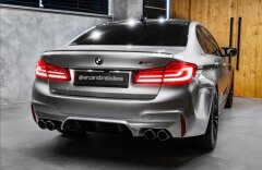 BMW M5 4,4 M DRIVER´S PACK, MASSAGE, H/K, AKRAPOVIČ