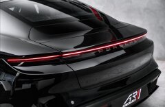 Porsche Taycan Turbo S, keramiky, pano, PDCC, Burmester
