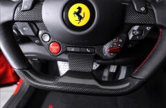 Ferrari 812 Superfast, lift, karbon, JBL