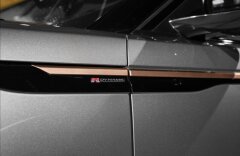 Rover 3,0 RANGE ROVER VELAR 3.0  V6 D300 R-Dynamic SE