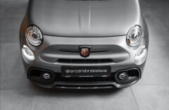 Abarth 595 1,4 ESSESSE, BEATS AUDIO, AKRAPOVIČ, CARBON