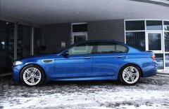 BMW M5 head up, softclose, ventilace, individual