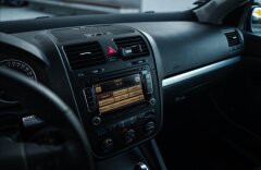 Volkswagen Golf 3,2 V R32 3.2 DSG 4 MOTION, NAVI, KV