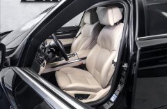 BMW Řada 7 740d xDrive, head-up, ventilace, softclose, CZ