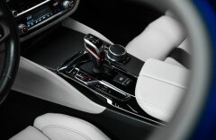 BMW M5 4,4 xDrive, VÝFUKY, CARBON-CERAMIC, 360, B&W