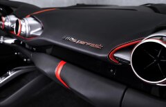 Ferrari 812 Superfast, lift, karbon, JBL