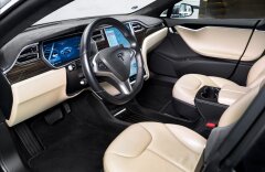 Tesla Model S 85D 386kW dual charger