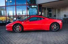 Ferrari 458 Italia bicolour, JBL, 7let servis