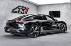 Porsche Taycan Turbo S, keramiky, pano, PDCC, Burmester