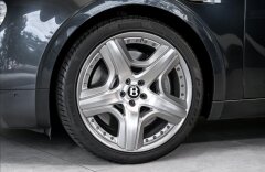 Bentley Continental Flying Spur W12 Mulliner, entertainment