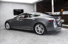 Tesla Model S 85D 386kW dual charger