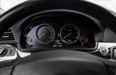 BMW Řada 5 520d Touring, navigace, bi-xenonové světlomety