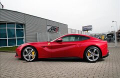 Ferrari F12 Berlinetta 6.3 Rosso Berlinetta Karbonová sedadla