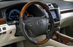Lexus LS 600h 600h