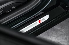 Audi R8 V10 plus FSI quattro, karbon, keramiky