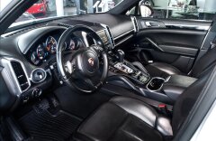 Porsche Cayenne Diesel, vzduch, PDLS, ventilace sedadel, CZ