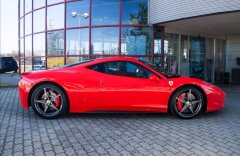 Ferrari 458 Italia bicolour, JBL, 7let servis