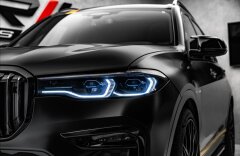 BMW X7 M50i xDrive, laser, pano Sky, 23"kola, TV, fólie