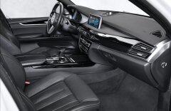 BMW X5 50i xDrive M paket, HUD, B&O, night, nezávislé