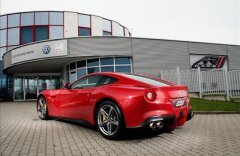 Ferrari F12 Berlinetta 6.3 Rosso Berlinetta Karbonová sedadla