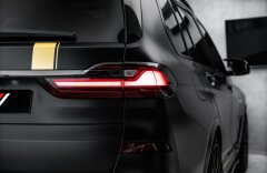BMW X7 M50i xDrive, laser, pano Sky, 23"kola, TV, fólie