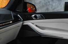 BMW X5 4,4 M60i xDRIVE, H/K, PANO, SOFTCLOSE, MASÁŽE