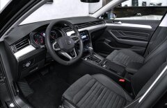 Volkswagen Passat 1,5TSI DSG EL, Masáže, Matrix,ACC