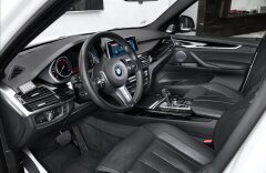 BMW X5 50i xDrive M paket, HUD, B&O, night, nezávislé