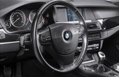 BMW Řada 5 520d Touring, navigace, bi-xenonové světlomety