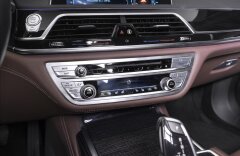 BMW Řada 7 740d xDrive M-paket, full