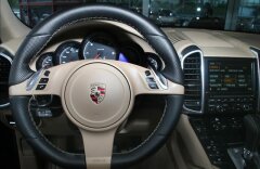 Porsche Cayenne Vzduch, Kamera, 21" litá kola