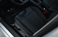 Volkswagen Golf 1,5 VIII, LIFE, KAMERA, NOVÉ AUTO