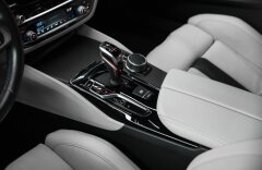 BMW M5 4,4 xDrive, VÝFUKY, CARBON-CERAMIC, 360, B&W