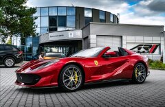 Ferrari 812 6,5 GTS V12, lift, karbon, 360°, Alcantara/karbon