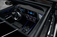 Mercedes-Benz EQA 0,0 300 4MATIC, PANO, BURMESTER