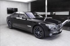 BMW Řada 7 740d xDrive, head-up, ventilace, softclose, CZ