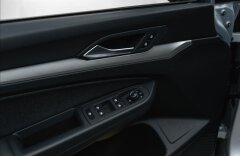 Volkswagen Golf 1,5 VIII, LIFE, KAMERA, NOVÉ AUTO