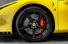 Ferrari F8 Tributo, Carbon, Race saet