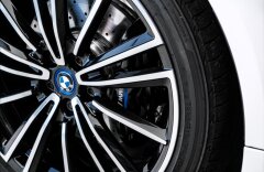 BMW i8 Roadster, Laser, HUD, H&K, CZ