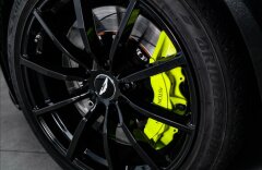 Aston Martin DB11 V12 AMR, full carbon, záruka!