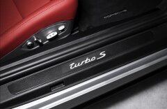 Porsche 911 Turbo S, bicolor, Bose, PDLS, CZ