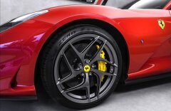Ferrari 812 Superfast, lift, karbon, JBL