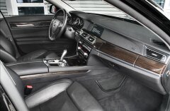 BMW Řada 7 750Li xDrive, max výbava, DVD, TV, noční vidění