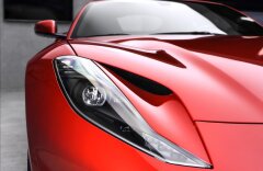 Ferrari 812 Superfast, lift, karbon, JBL