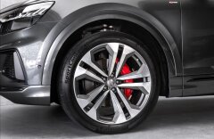 Audi Q8 50 TDI S-line, HD matrix, B&O, CZ