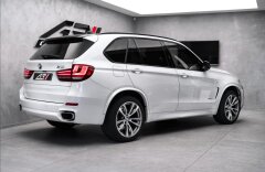 BMW X5 50i xDrive M paket, HUD, B&O, night, nezávislé