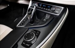 BMW i8 coupe hybrid 170+96 kW
