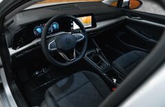 Volkswagen Golf 1,5 VIII, LIFE, KAMERA, NOVÉ AUTO