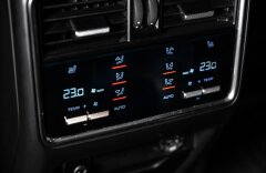 Porsche Cayenne Turbo, Keramiky, PDCC, Burmester, Akrapovič