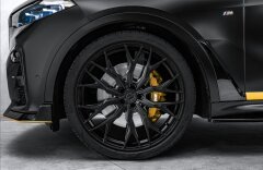 BMW X7 M50i xDrive, laser, pano Sky, 23"kola, TV, fólie